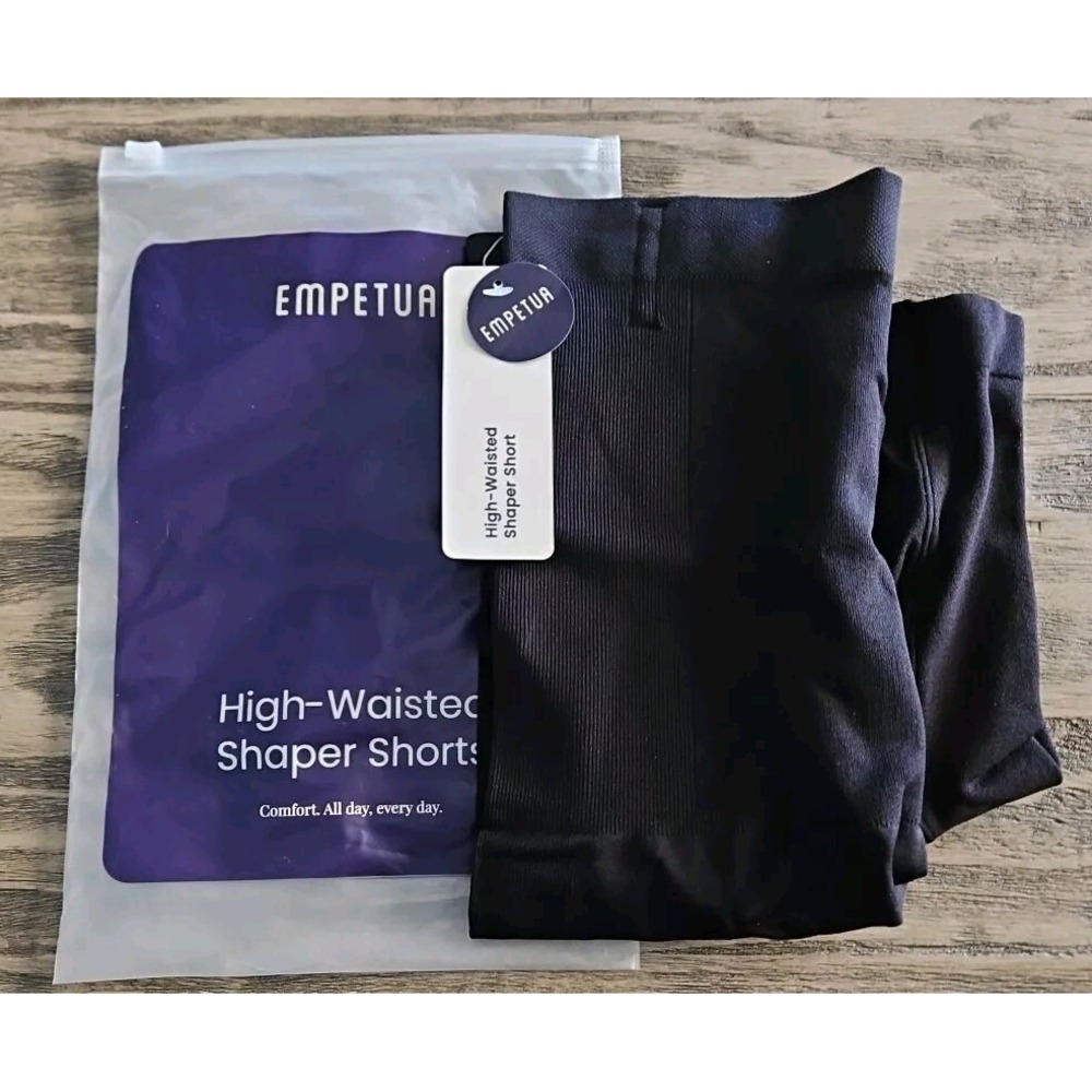 New Empetua High-Waisted Shaper Short Size Medium / Large Black